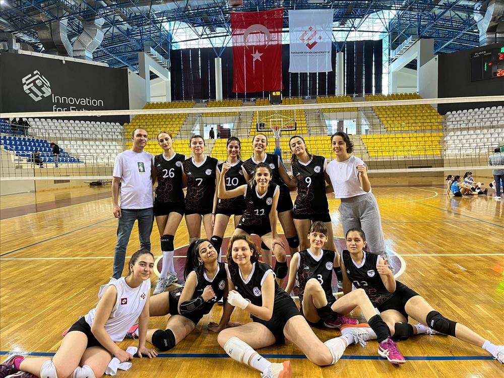 Kadın Voleybol Takımımız Galibiyet ile Başladı