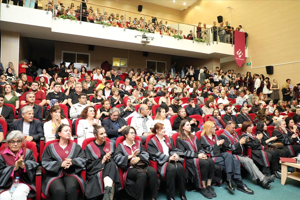 MİMARLIK VE TASARIM FAKÜLTESİ 2024-25 MEZUNİYET TÖRENİ